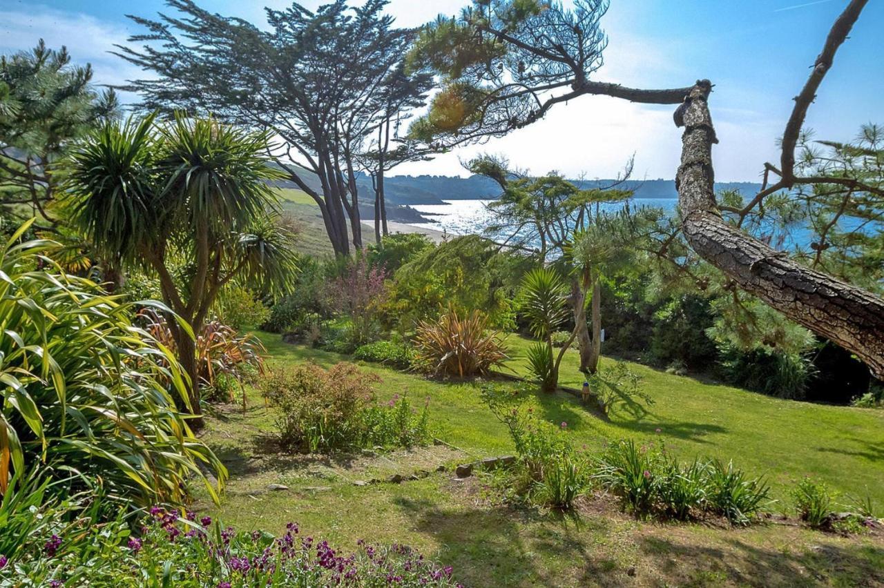 Beautiful 4 Family Villa Overlooking The Beach Locquirec Exterior photo